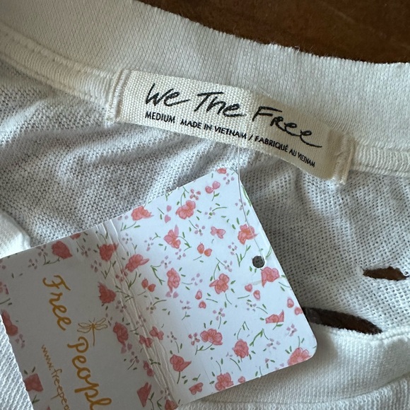 Free People Rubi White Short Sleeve Distressed Tee Size M NWT NEW WITH TAGS - Picture 5 of 11